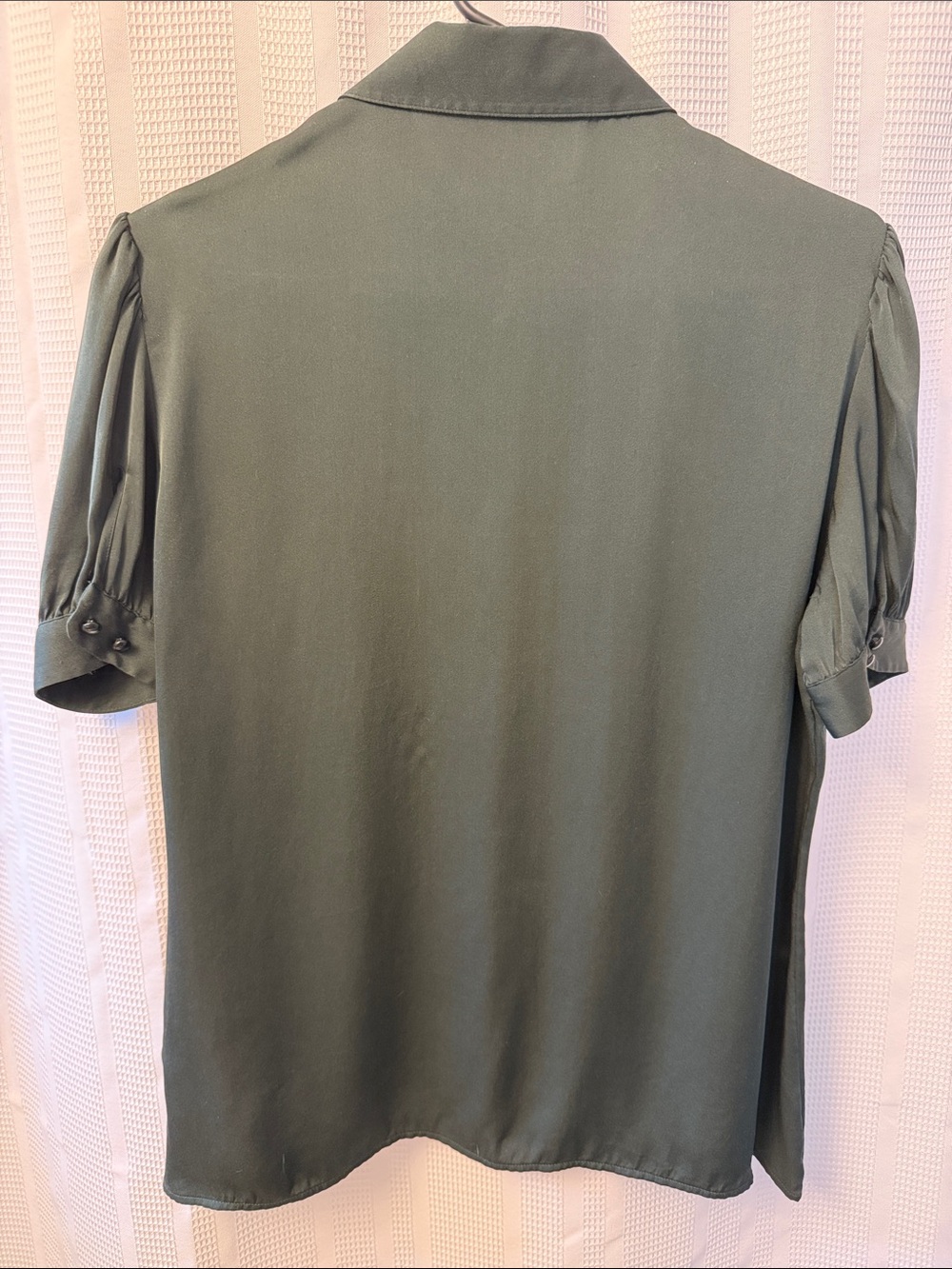 Quince Washable Stretch Silk Puff Sleeve Blouse. Forest Green. Small. - Picture 6 of 7